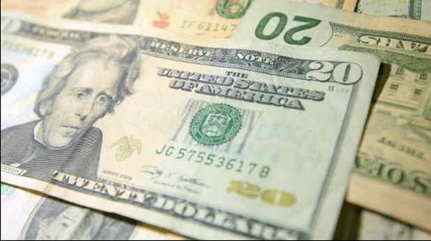 El dÃ³lar escalÃ³ a S/.3,253 ante temores sobre economÃ­a china